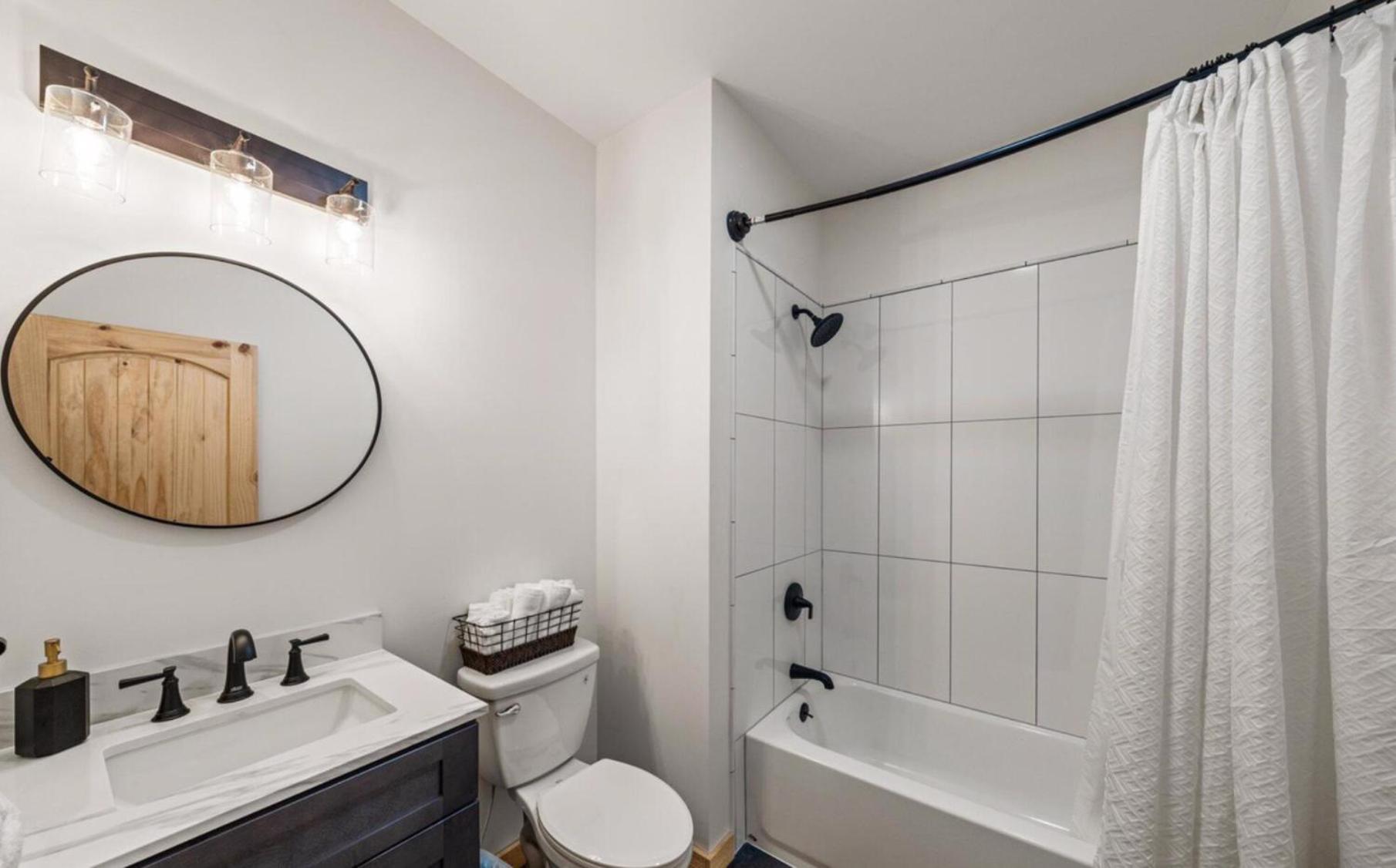 Luxe Retreat - June Sale! - Easy Drive - Xl Swim Spa - Award Winning! Sevierville Bagian luar foto